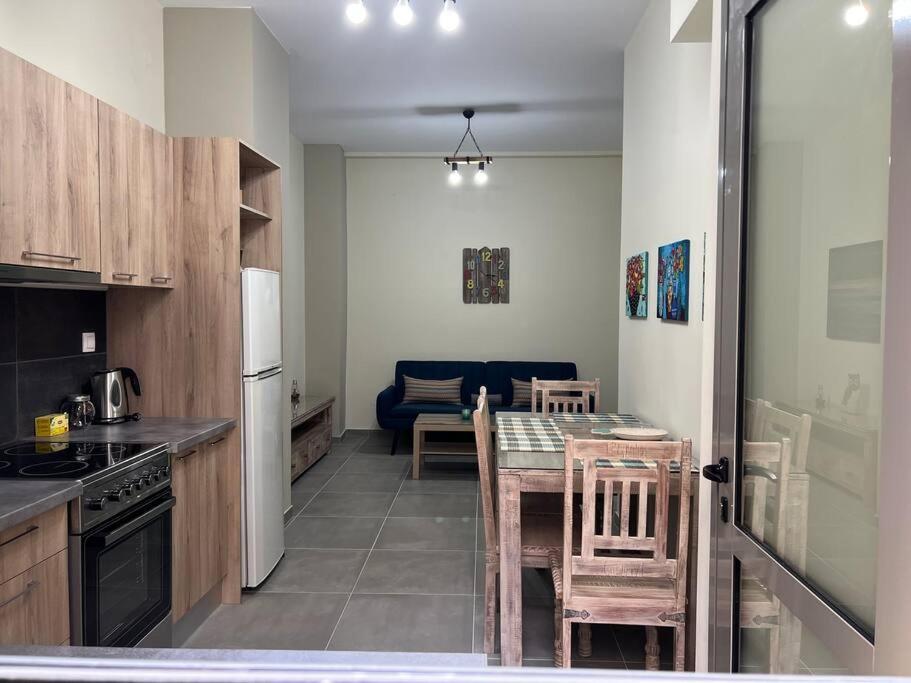 Spacious And Beautiful House Pireu Exterior foto